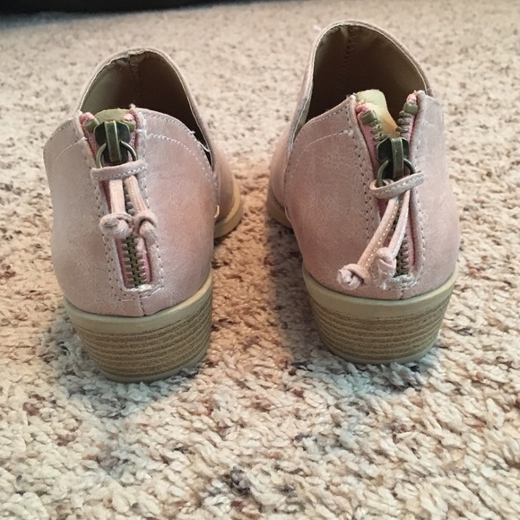 Booties - Picture 3 of 4